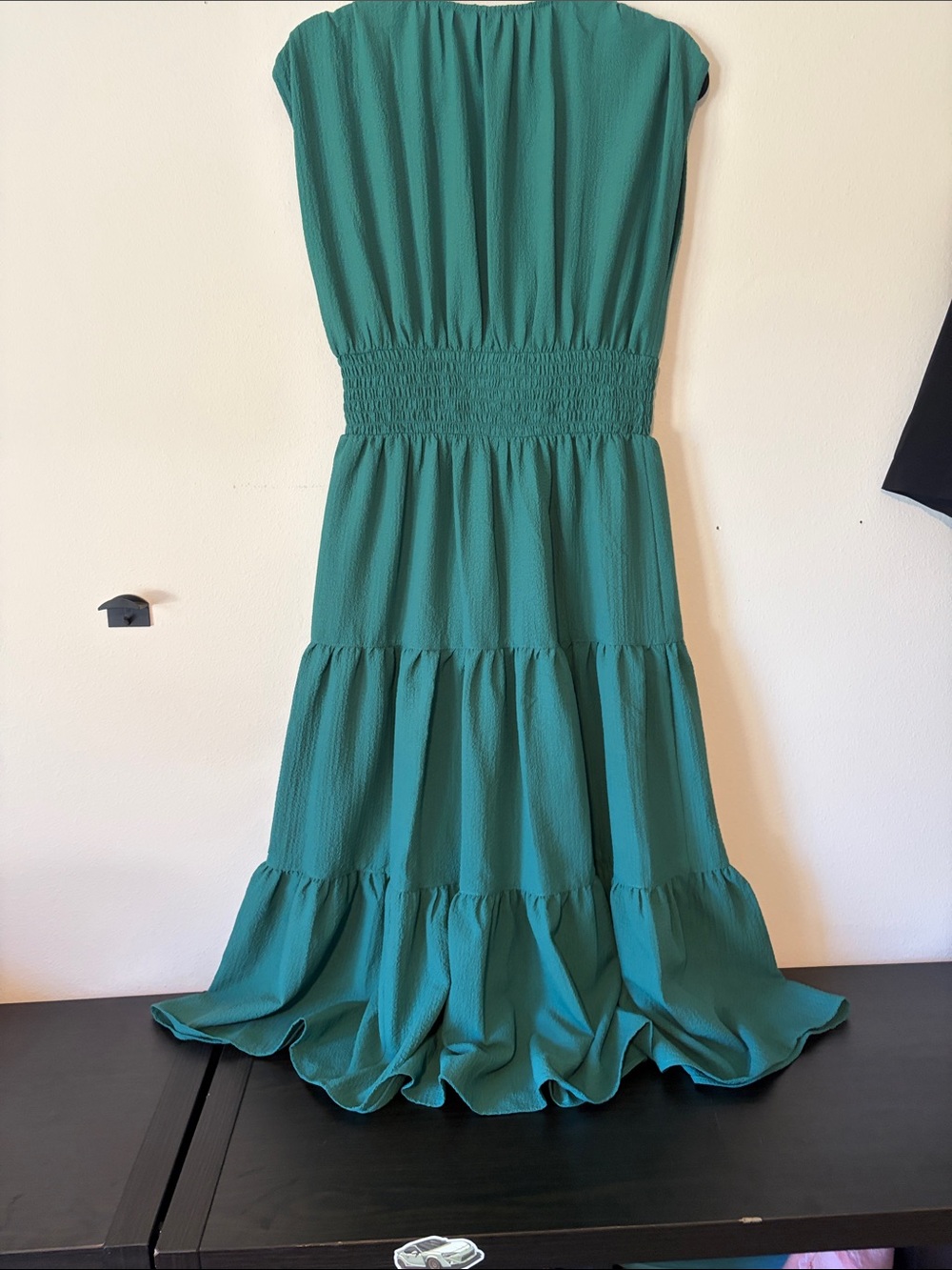Calvin Klein Sleeveless Green Tiered Maxi Dress with Smocked Waist - Picture 2 of 5